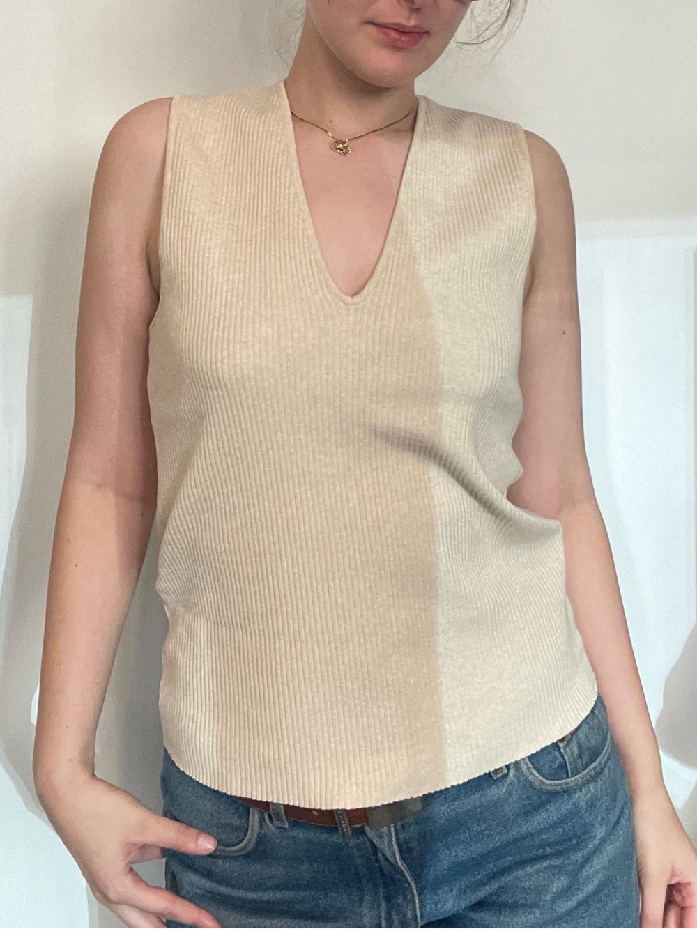 Vince Beige Two-Tone Ribbed V-Neck Sleeveless Top